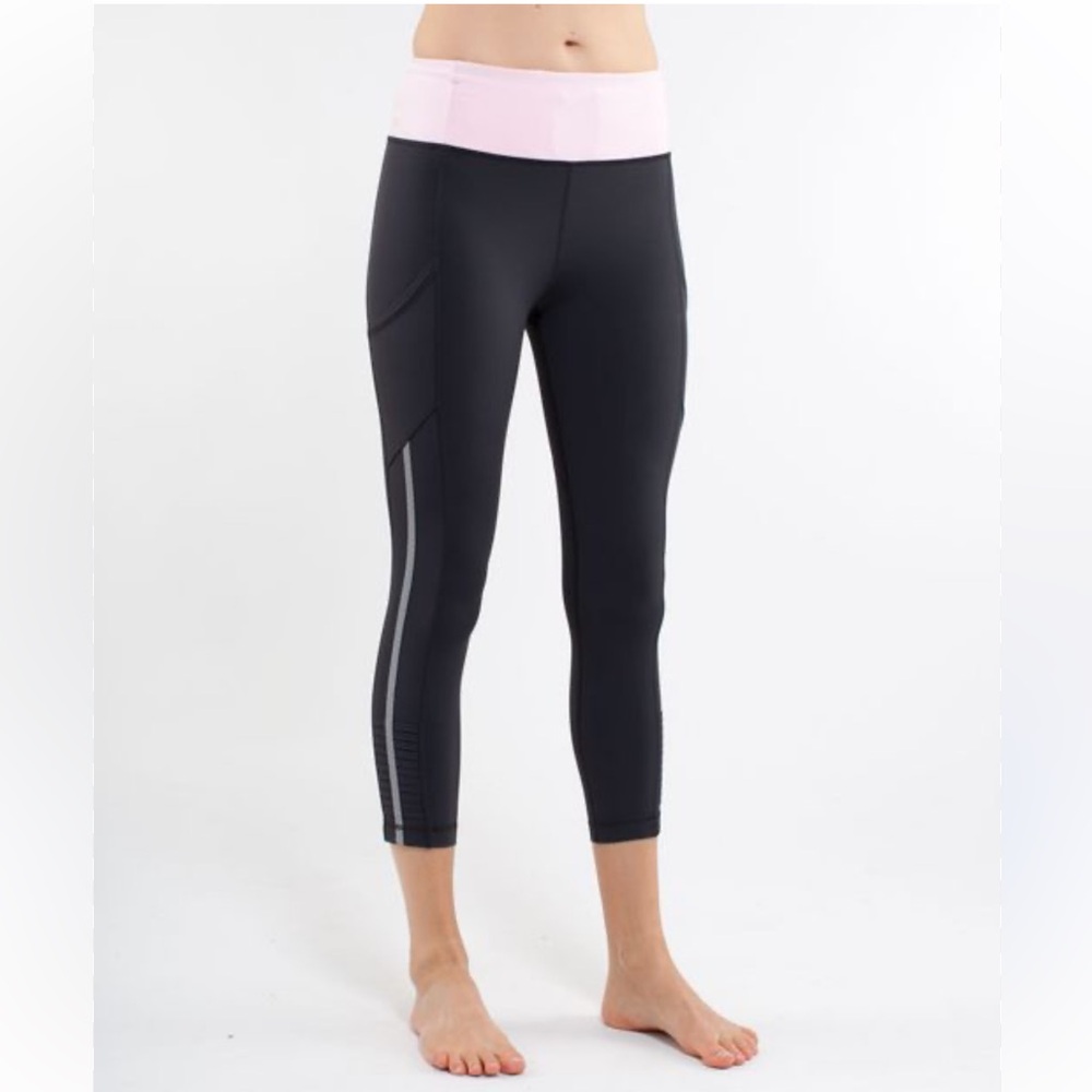 131 Lululemon Run Back On Track Crop Black Pink Leggings Size 6 Reflective